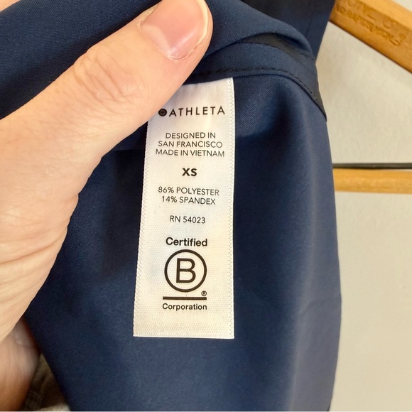 NEW Athleta Women's Zephyr Black and Blue Tank Top | XS - Picture 4 of 6